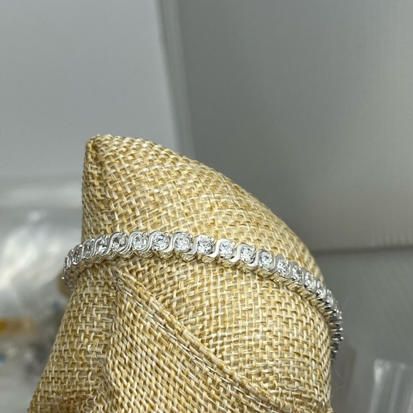 Vintage 7” Sterling Silver CZ Tennis Bracelet – Timeless Sparkle - Picture 9 of 17